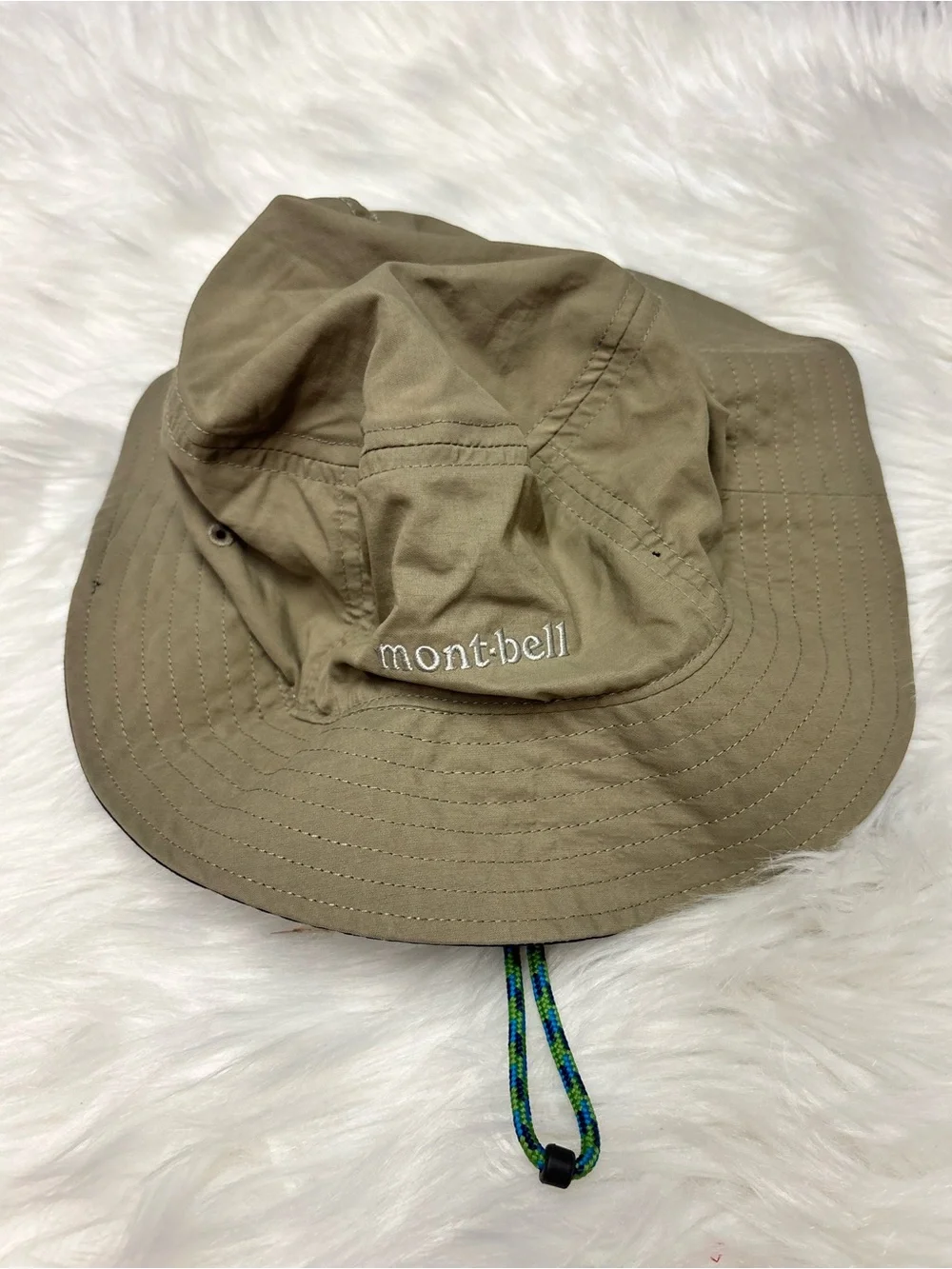 * | Mont. Bell | kids bucket hat. OS.